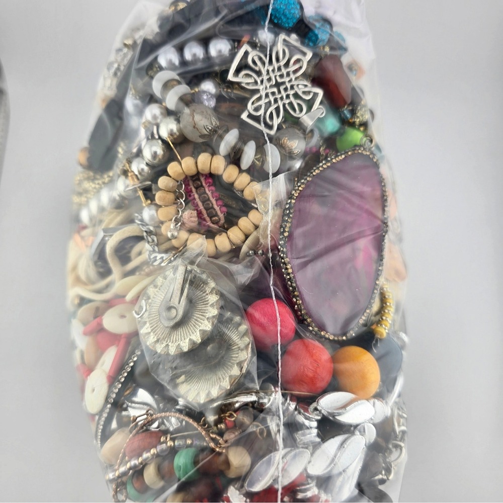 7lb Jewelry Craft Bag #1 - Bulk Lot Assorted Upcycle Broken Chains Beads & More - Picture 3 of 10
